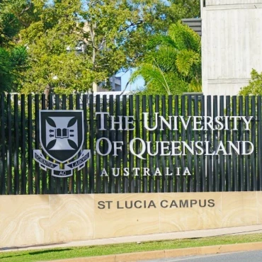 University Signage in Oyster Bay