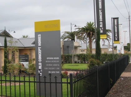 DISPLAY HOME SIGNAGE